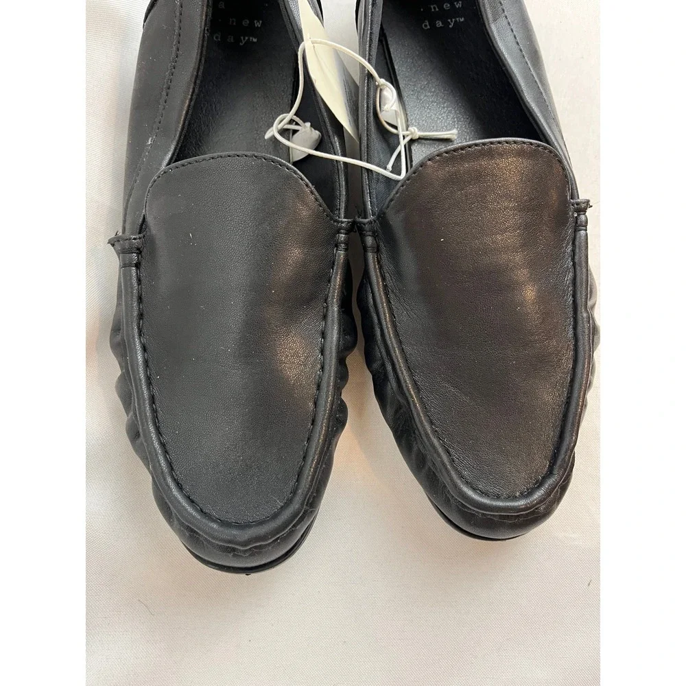 A‎ New Day Womens Black Faux Leather Slip On Loafers Flats Size 7.5 New